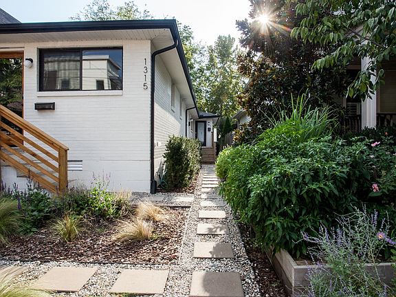 Walkway to apt B & C