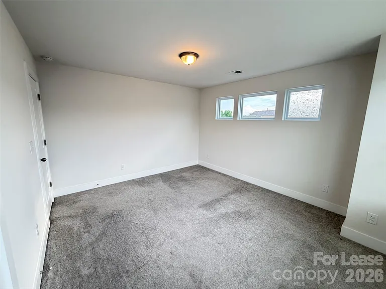 2511 Ensemble Ct — Photo 32