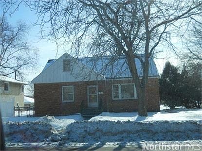 1st image of 636 40th Ave NE