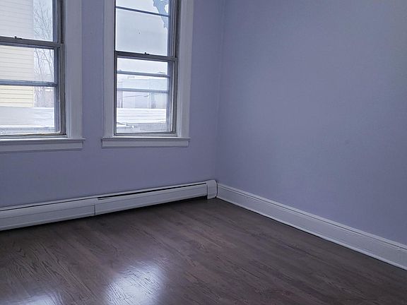 3rd image of 233 Liberty Ave APT 3