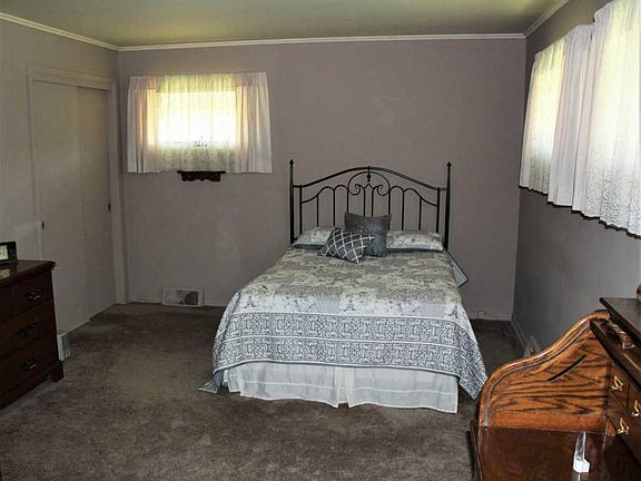 5th image of 4012 Crestview Dr
