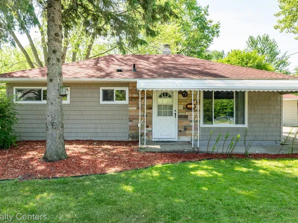 2498 Edwards St, Grand Blanc, MI 48439