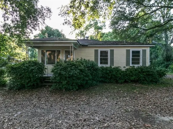 5618 3rd St, Satsuma, AL 36572