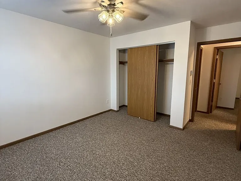 1516 Vogt Dr — Photo 16