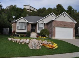2401 Oak Ln, Layton, UT 84040