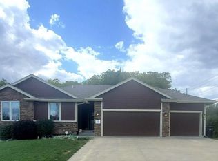 5301 SW Timber Ridge Ln, Topeka, KS 66610