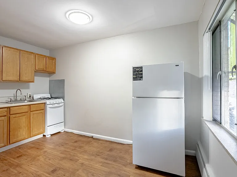 Skylark Apartments — Photo 47