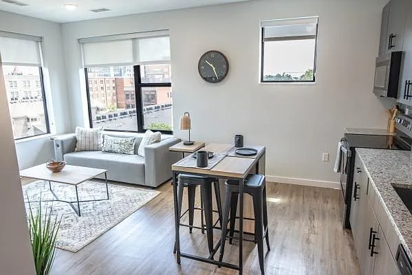 412 E Healey St #310 — Photo 5