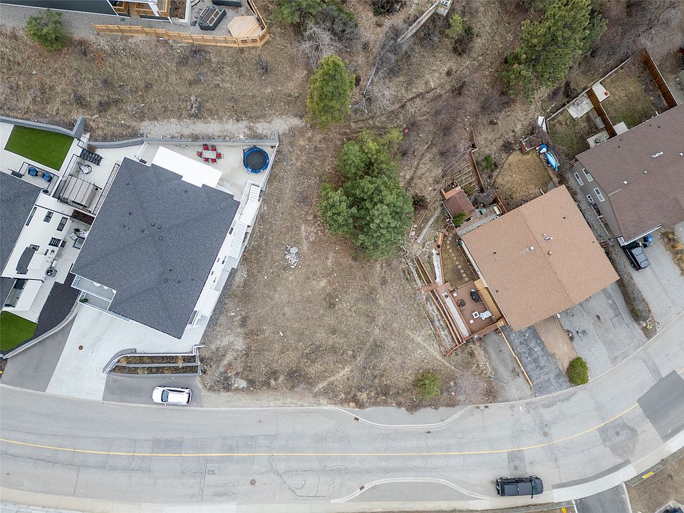 1st image of 604 Balsam Ave