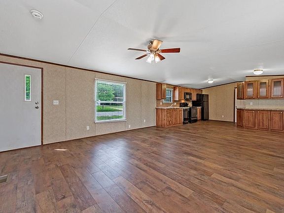 4th image of 334 Meadows Ln