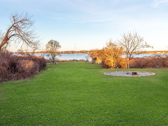 3rd image of 100 Old West Lake Dr