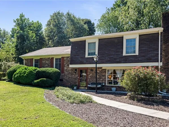 2160 Nettlebrook Dr, Winston Salem, NC 27106
