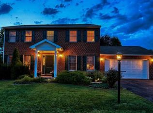 60 Kevin Dr, New Oxford, PA 17350
