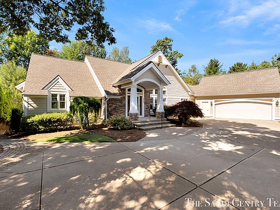 3rd image of 18090 Wildwood Springs Pkwy