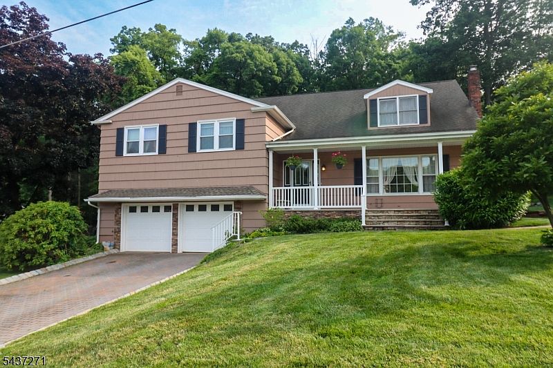 1st image of 19 McKinley Dr