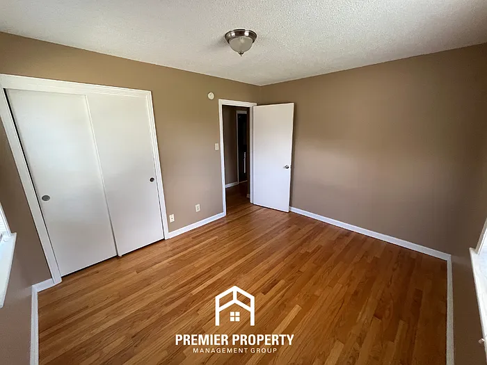 1360 Winfield Rd — Photo 18