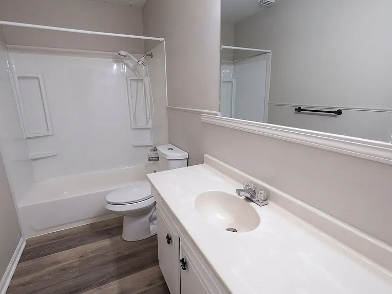 9442 Normandie Dr — Photo 8