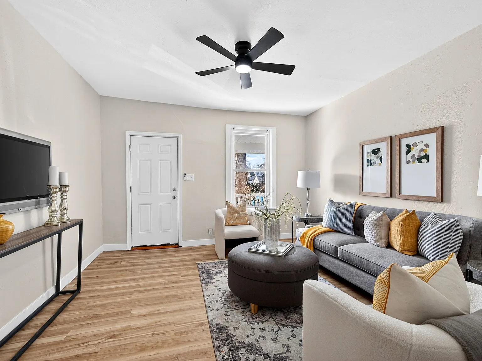 3 bed, 1193 sqft, $1,995 — Photo 2