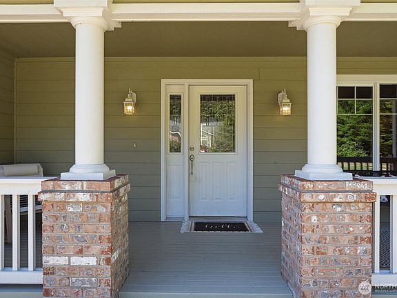 2nd image of 895 NW Pioneer Hill Road