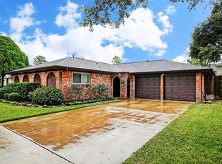 9962 Kirkshire Dr, Houston, TX 77089