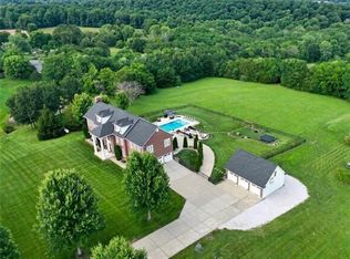 6917 S Arnett Rd, Grain Valley, MO 64029