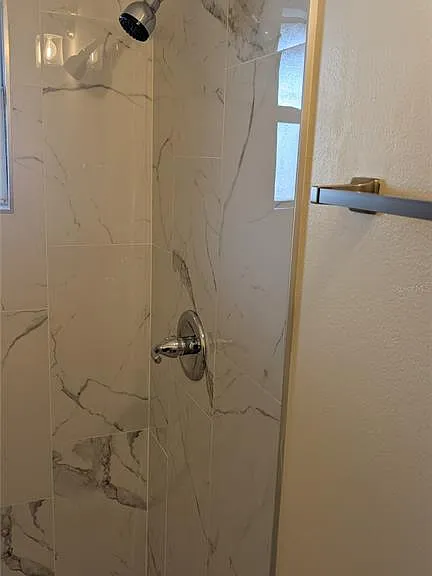 408 Lexington Dr — Photo 18