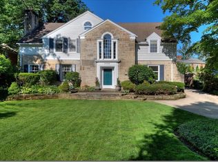 2700 Landon Rd, Shaker Heights, OH 44122