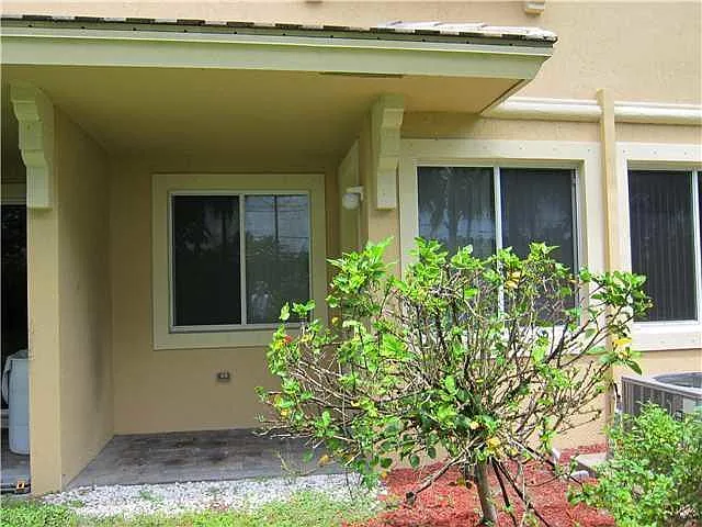 4331 Berkshire Wharf Dr — Photo 3