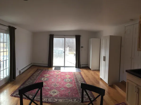 (undisclosed Address), Redding, CT 06896