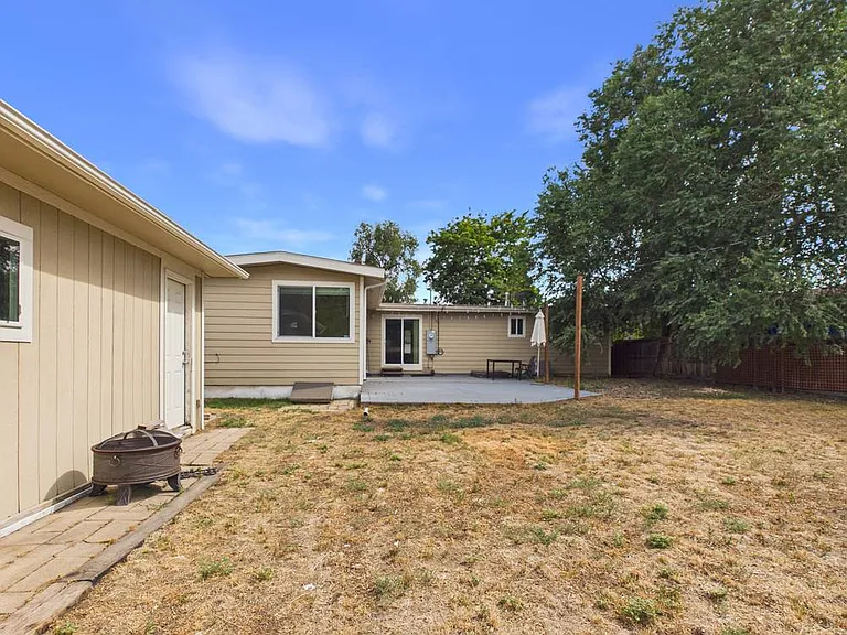 2261 W 56th Pl — Photo 31