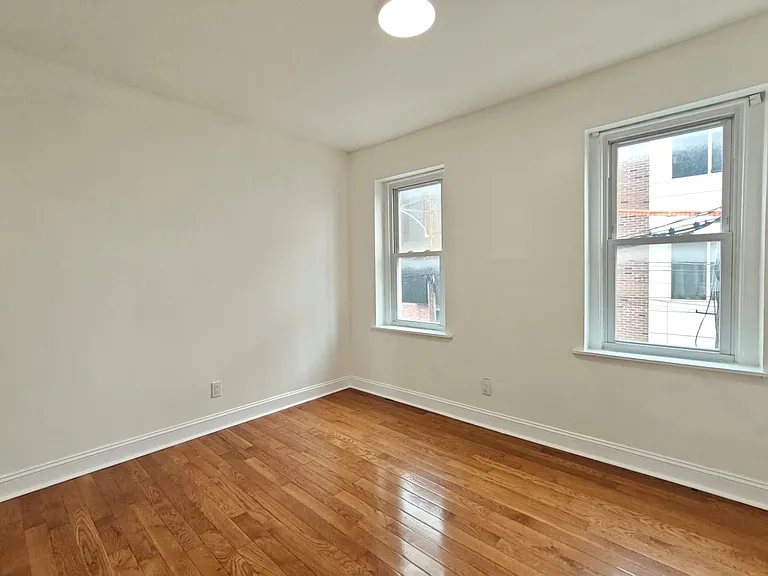 2406 E Harold St #2 — Photo 9
