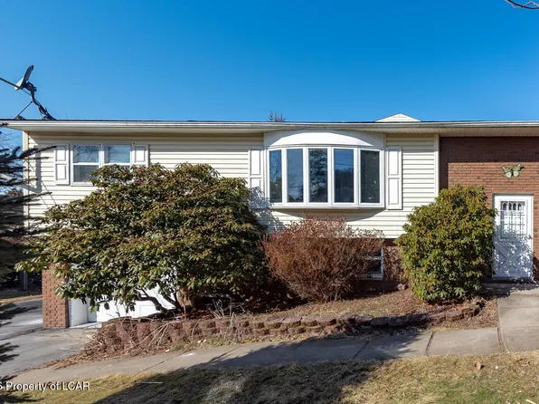 1 Sycamore Rd, Mountain Top, PA 18707