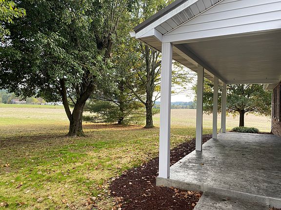 5th image of 2461 Grindstone Rd