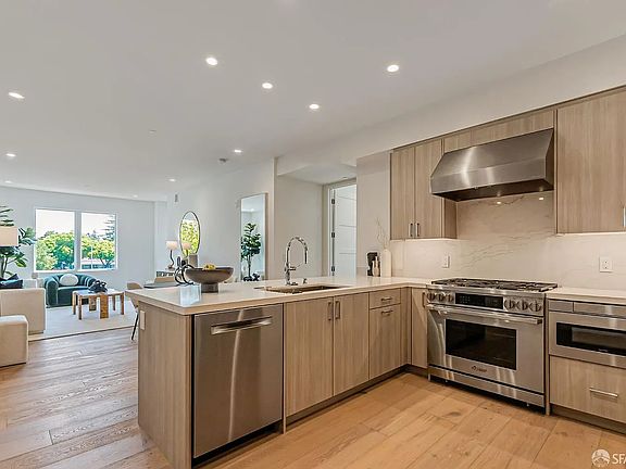 Open Kitchen, Living & Dining Space