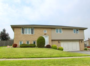 1043 Tomahawk Rd, Dyer, IN 46311