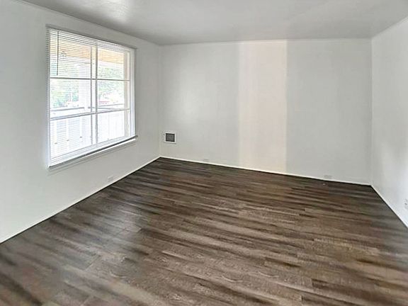 5th image of 712 E Coeur D Alene Ave #5