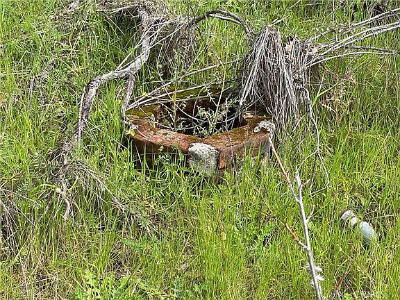 3rd image of 832 Silver Bar Rd