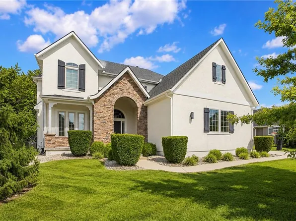 16416 Rosehill St, Overland Park, KS 66221