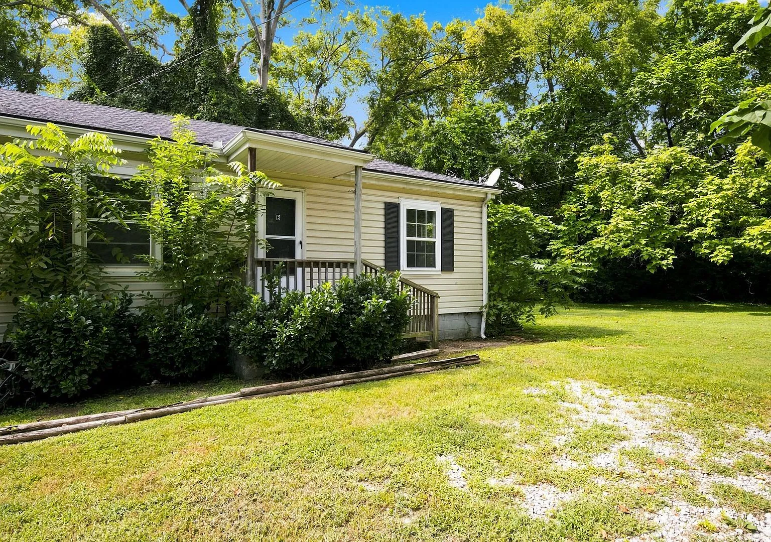 2 Bed 1 Bath Duplex | East Nashville — Photo 1