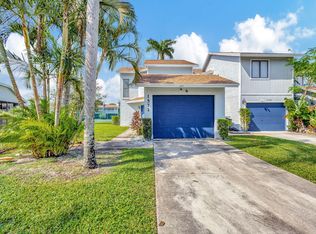 1571 Woodbridge Lakes Cir, West Palm Beach, FL 33406