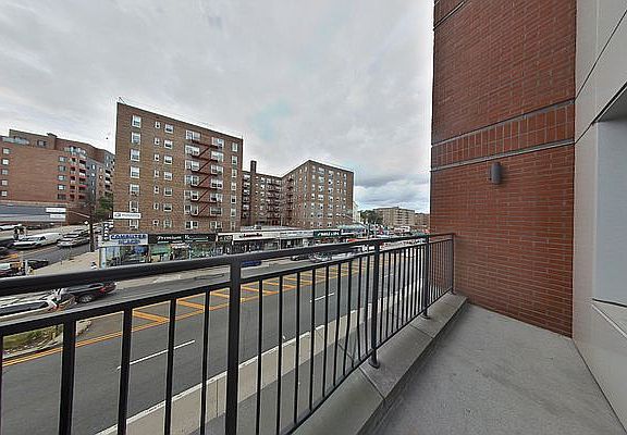 4th image of 17802 Hillside Ave #301