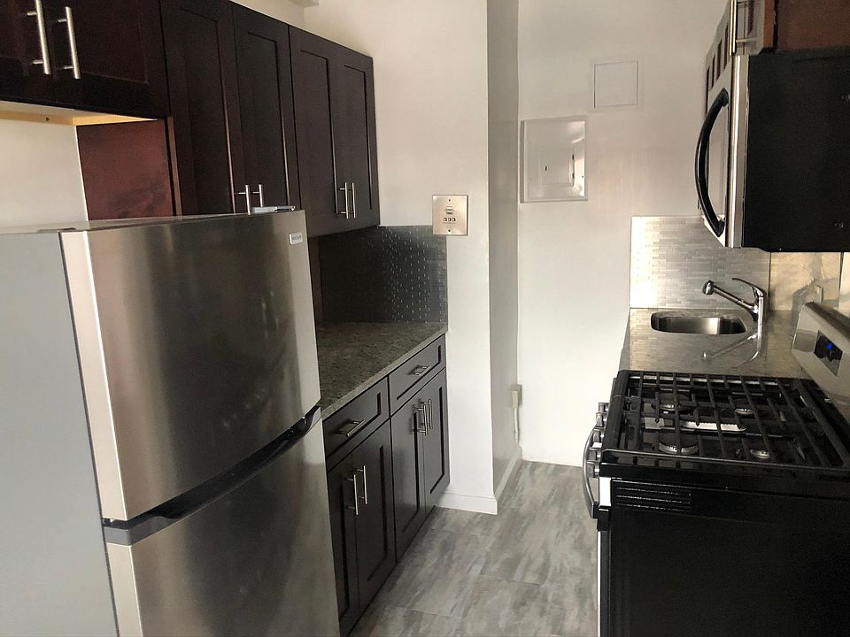 1st image of 40 Wendt Ave #2B