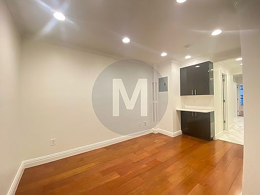 4th image of 1142 1st Ave APT 4