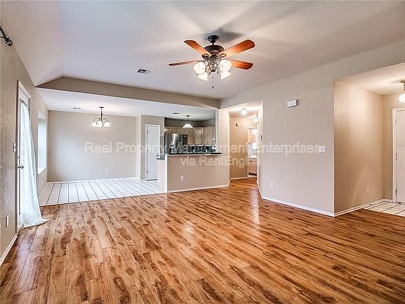 5th image of 5713 SE 85th St