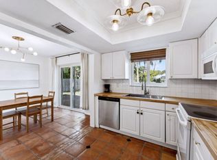 239 SE 34th Ave, Boynton Beach, FL 33435