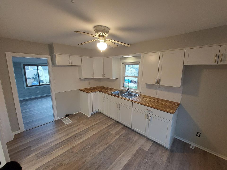1st image of 1203 25th St NE