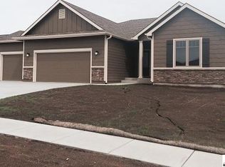 8006 SW 28th Ct, Topeka, KS 66614