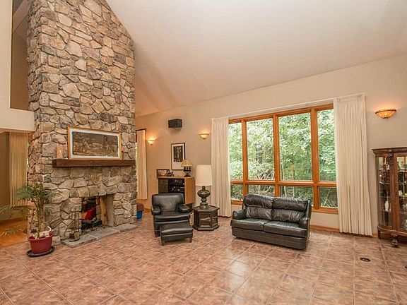 5th image of 5000 Valley Woods Dr