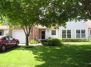 8 Chippendale Dr, Mount Sinai, NY 11766