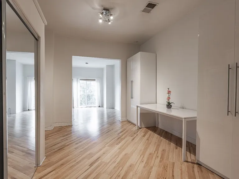 2554 W Cortland St #2 — Photo 15